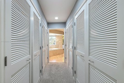 House in Pompano Beach, Florida 4 bedrooms, 284.37 sq.m. № 1667843 - photo 20