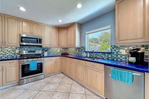 House in Pompano Beach, Florida 4 bedrooms, 284.37 sq.m. № 1667843 - photo 11