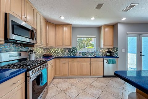 House in Pompano Beach, Florida 4 bedrooms, 284.37 sq.m. № 1667843 - photo 10