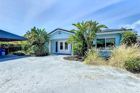 House in Pompano Beach, Florida 4 bedrooms, 284.37 sq.m. № 1667843 - photo 4