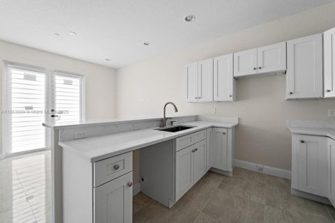 Casa en venta en Tamarac, Florida, 4 dormitorios, 172.98 m2 № 1920700 - foto 14