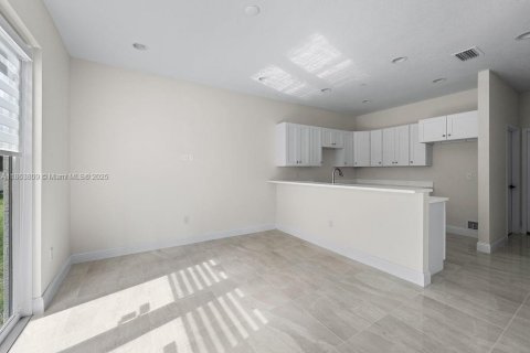 Casa en venta en Tamarac, Florida, 4 dormitorios, 172.98 m2 № 1920700 - foto 6