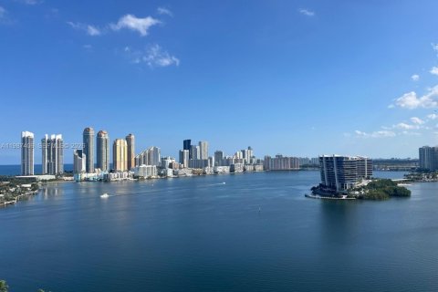 Кондоминиум с 2 спальнями в Авентура, Флорида № 2048897