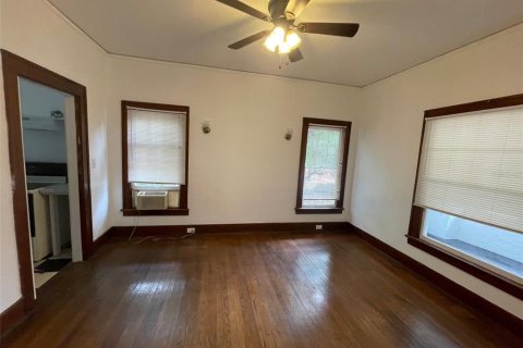 House in Gainesville, Florida 3 bedrooms, 141.95 sq.m. № 2209246 - photo 5