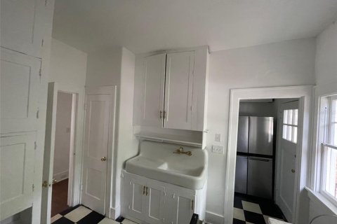 House in Gainesville, Florida 3 bedrooms, 141.95 sq.m. № 2209246 - photo 6