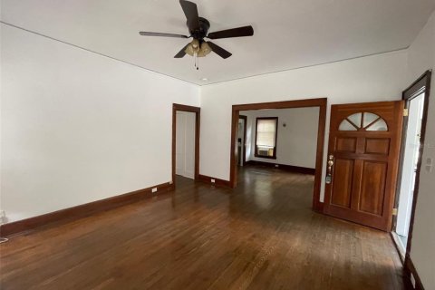 House in Gainesville, Florida 3 bedrooms, 141.95 sq.m. № 2209246 - photo 4