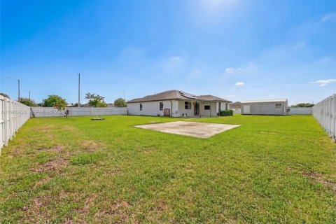 House in Homestead, Florida 4 bedrooms, 166.3 sq.m. № 2044177 - photo 25