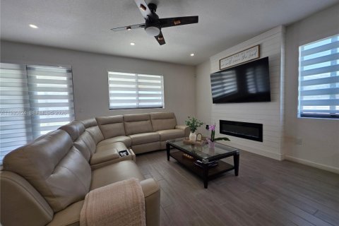 House in Homestead, Florida 4 bedrooms, 166.3 sq.m. № 2044177 - photo 10
