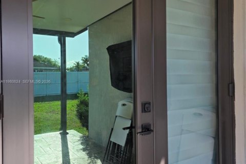 House in Homestead, Florida 4 bedrooms, 166.3 sq.m. № 2044177 - photo 22