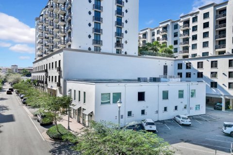 Купить коммерческую недвижимость в Корал-Гейблс, Флорида № 2035328 - фото 2