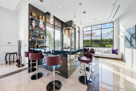 House in Fort Lauderdale, Florida 6 bedrooms, 846.53 sq.m. № 1727429 - photo 15