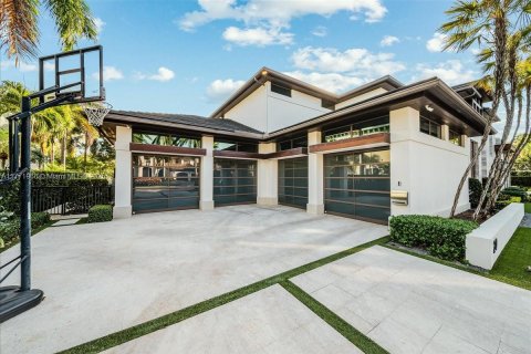House in Fort Lauderdale, Florida 6 bedrooms, 846.53 sq.m. № 1727429 - photo 6