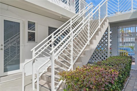 Condo in Miami Beach, Florida, 1 bedroom  № 1969794 - photo 3