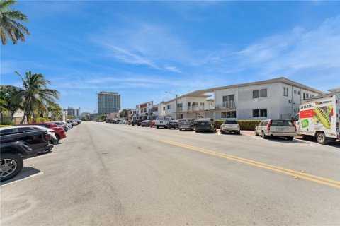 Condo in Miami Beach, Florida, 1 bedroom  № 1969794 - photo 5