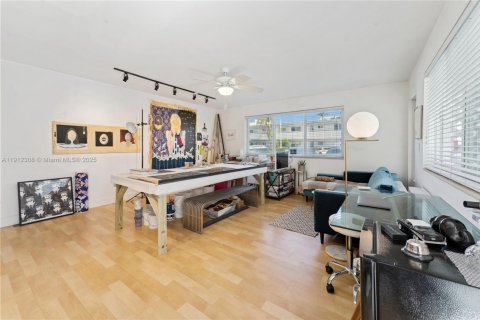 Condo in Miami Beach, Florida, 1 bedroom  № 1969794 - photo 7