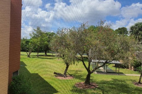 Condominio en venta en Tamarac, Florida, 2 dormitorios, 85.47 m2 № 1160444 - foto 1