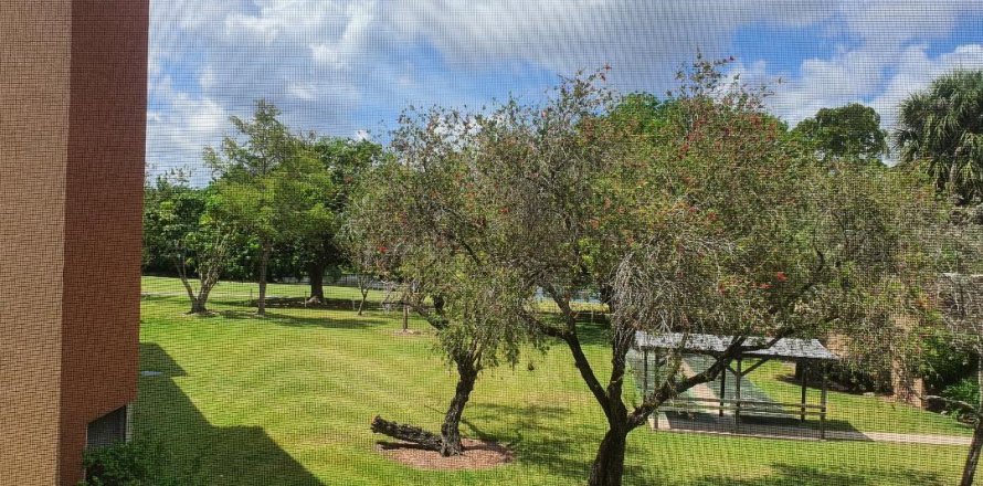 Condominio en Tamarac, Florida, 2 dormitorios  № 1160444