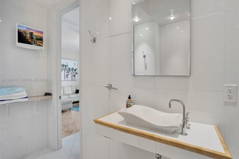 Condominio en alquiler en Hallandale Beach, Florida, 2 dormitorios, 102.66 m2 № 2054420 - foto 19