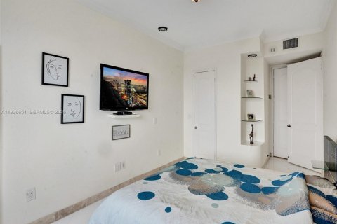 Condominio en alquiler en Hallandale Beach, Florida, 2 dormitorios, 102.66 m2 № 2054420 - foto 16