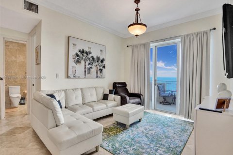 Condominio en alquiler en Hallandale Beach, Florida, 2 dormitorios, 102.66 m2 № 2054420 - foto 30