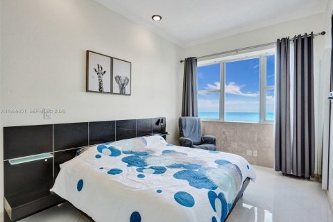 Condominio en alquiler en Hallandale Beach, Florida, 2 dormitorios, 102.66 m2 № 2054420 - foto 6