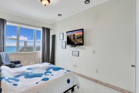 Condominio en alquiler en Hallandale Beach, Florida, 2 dormitorios, 102.66 m2 № 2054420 - foto 14