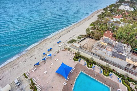 Condominio en alquiler en Hallandale Beach, Florida, 2 dormitorios, 102.66 m2 № 2054420 - foto 28