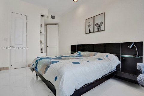 Condominio en alquiler en Hallandale Beach, Florida, 2 dormitorios, 102.66 m2 № 2054420 - foto 15