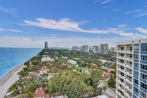 Condominio en alquiler en Hallandale Beach, Florida, 2 dormitorios, 102.66 m2 № 2054420 - foto 25