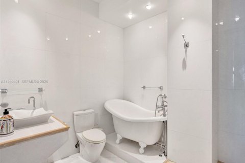 Condominio en alquiler en Hallandale Beach, Florida, 2 dormitorios, 102.66 m2 № 2054420 - foto 17