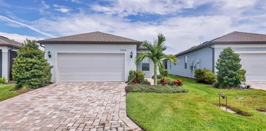 House in Parrish, Florida 2 bedrooms, 130.53 sq.m. № 1884312
