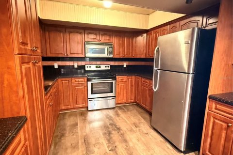 Propiedad comercial en alquiler en New Port Richey, Florida, 447.79 m2 № 1906188 - foto 25
