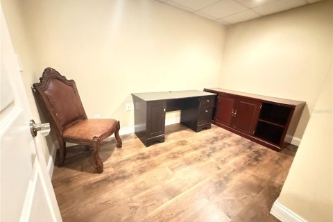 Propiedad comercial en alquiler en New Port Richey, Florida, 447.79 m2 № 1906188 - foto 14