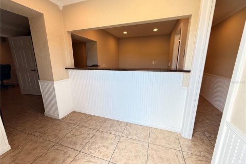 Propiedad comercial en alquiler en New Port Richey, Florida, 447.79 m2 № 1906188 - foto 2