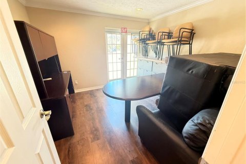 Propiedad comercial en alquiler en New Port Richey, Florida, 447.79 m2 № 1906188 - foto 5