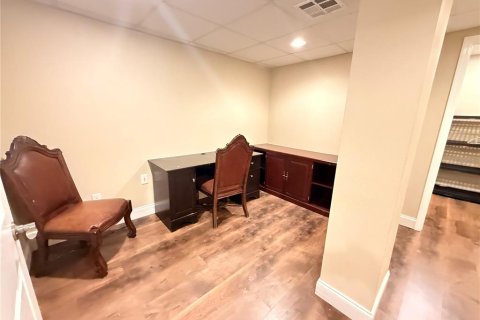 Propiedad comercial en alquiler en New Port Richey, Florida, 447.79 m2 № 1906188 - foto 18