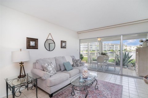 Condo in Longboat Key, Florida, 2 bedrooms  № 1835239 - photo 6