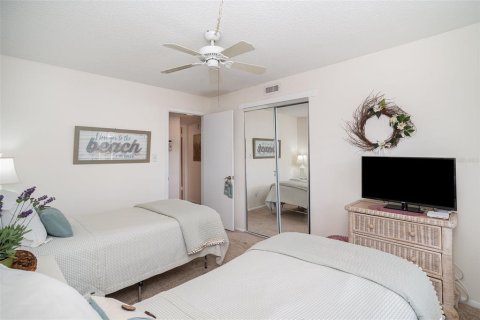 Condo in Longboat Key, Florida, 2 bedrooms  № 1835239 - photo 16