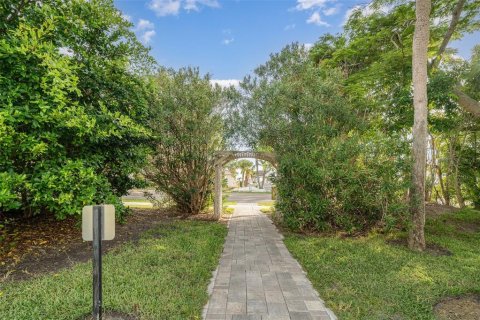 Condo in Longboat Key, Florida, 2 bedrooms  № 1835239 - photo 22