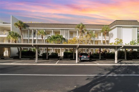 Condo in Longboat Key, Florida, 2 bedrooms  № 1835239 - photo 3