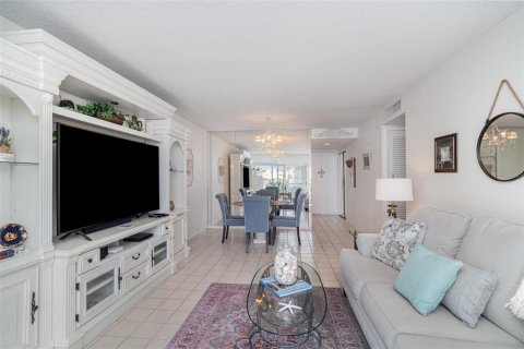 Condo in Longboat Key, Florida, 2 bedrooms  № 1835239 - photo 7