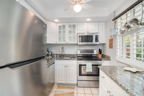 Condo in Longboat Key, Florida, 2 bedrooms  № 1835239 - photo 4