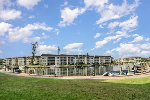 Condo in Longboat Key, Florida, 2 bedrooms  № 1835239 - photo 21