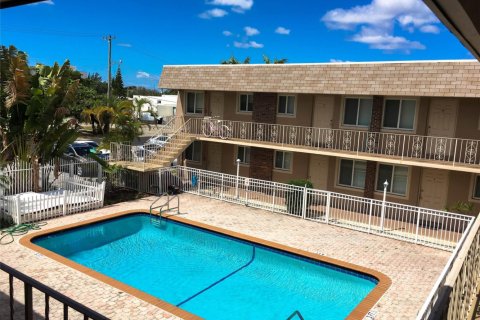 Apartment in Hollywood, Florida 1 bedroom № 1145985 - photo 1