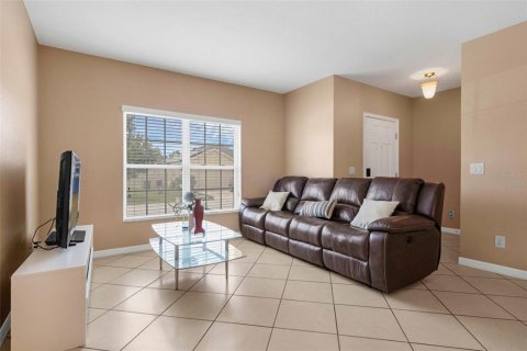 House in Davenport, Florida 4 bedrooms, 183.2 sq.m. № 2093481 - photo 5