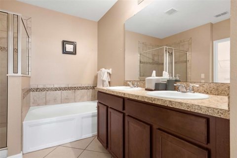 House in Davenport, Florida 4 bedrooms, 183.2 sq.m. № 2093481 - photo 15