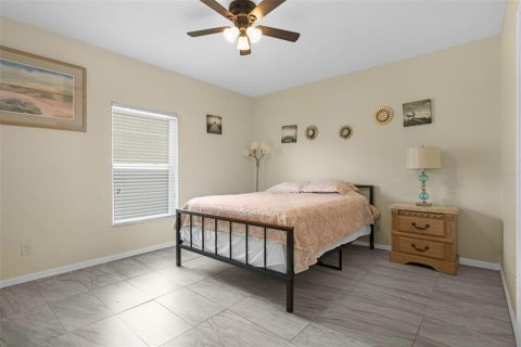 House in Davenport, Florida 4 bedrooms, 183.2 sq.m. № 2093481 - photo 12