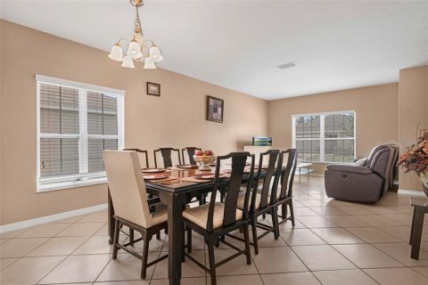 House in Davenport, Florida 4 bedrooms, 183.2 sq.m. № 2093481 - photo 4