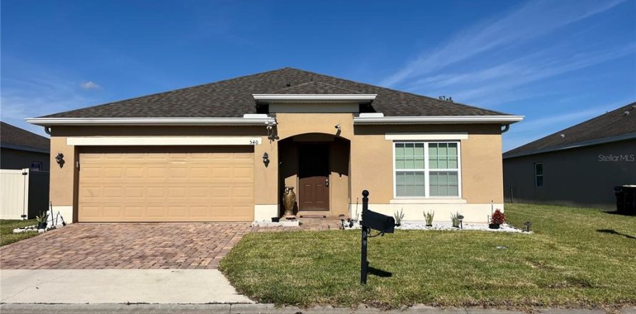 House in Davenport, Florida 4 bedrooms, 183.2 sq.m. № 2093481