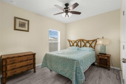 House in Davenport, Florida 4 bedrooms, 183.2 sq.m. № 2093481 - photo 17